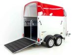 Humbaur Pferdeanhänger XANTHOS AERO 2400|rot|Sattelkammer – Image 3